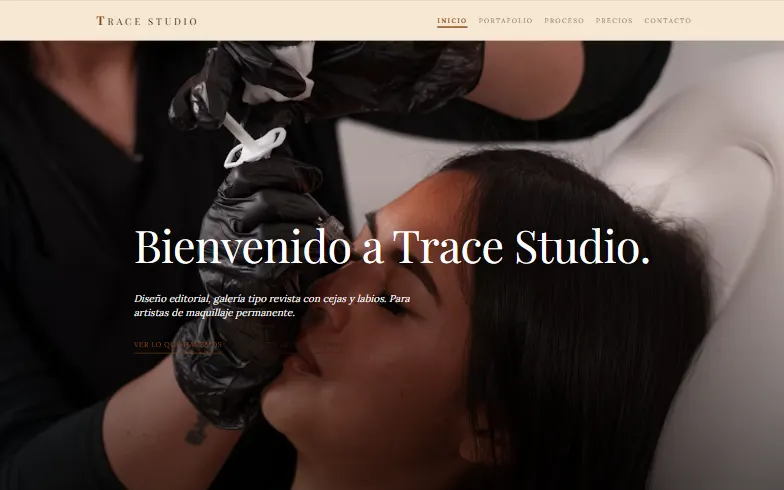 La página de inicio de la plantilla Atelier de Micropigmentación y Microblading